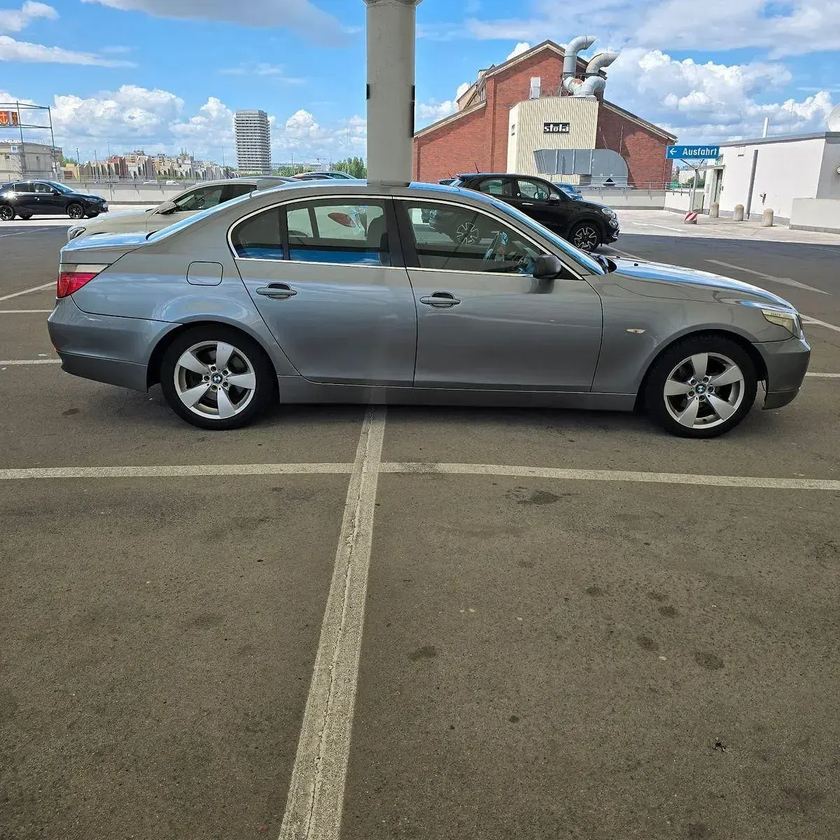 Gebraucht BMW 525 177 PS (130 kW) 2005 Grau Limousine