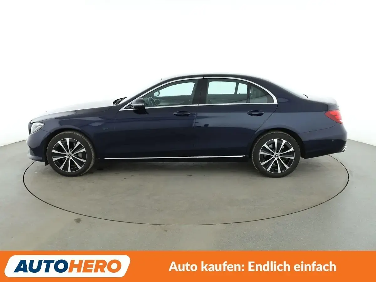 Gebraucht Mercedes E300 Avantgarde 306 PS (225 kW) 2019 Blau Limousine