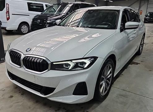 Weiß Gebraucht 2023 BMW 320 Limousine | 27.189 € (Guter Preis) - Bild 1/4
