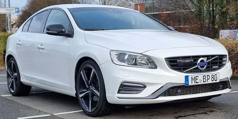 Weiß Gebraucht 2015 Volvo S60 R-Design Limousine | 14.000 € (Teuer) - Bild 1/4