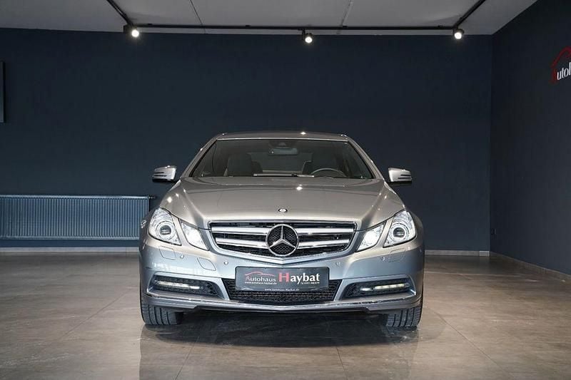 Gebraucht Mercedes E200 Avantgarde 184 PS (135 kW) 2012 Silber Coupé