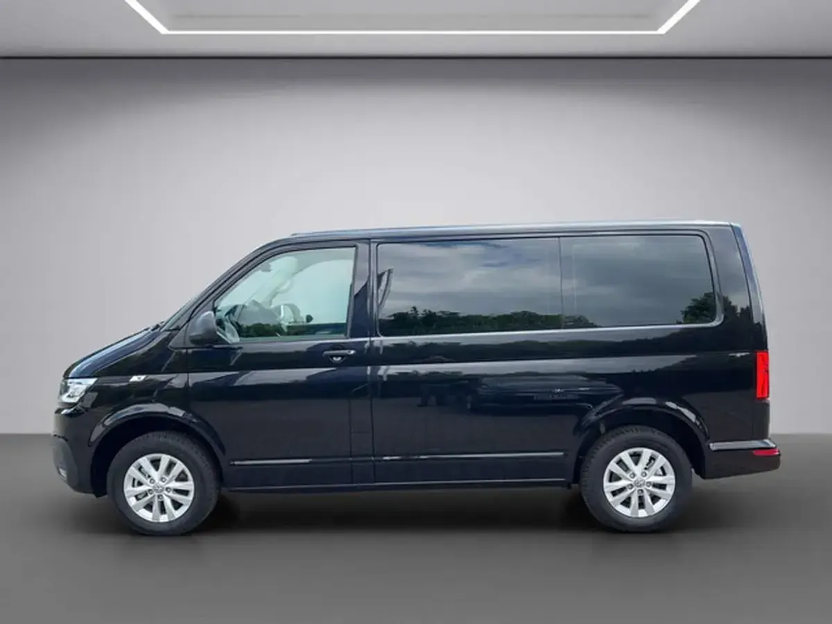 Gebraucht VW T7 150 PS (110 kW) 2024 Schwarz Van