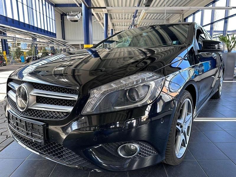 Schwarz Gebraucht 2014 Mercedes A200 Limousine | 14.500 € (Fairer Preis) - Bild 1/4