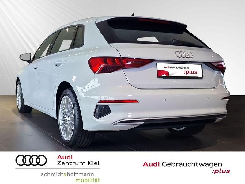 Gebraucht Audi A3 Ambiente 150 PS (110 kW) 2021 Gletscherweiß metallic Limousine