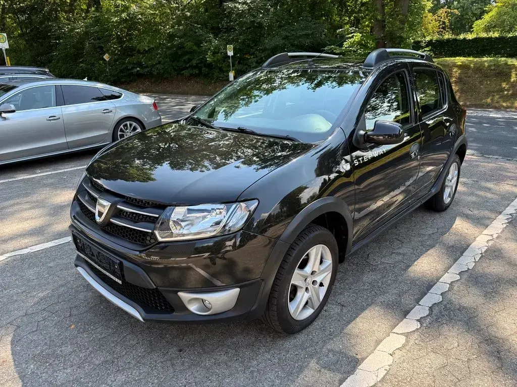 Gebraucht Dacia Sandero Prestige 90 PS (66 kW) 2016 Schwarz SUV
