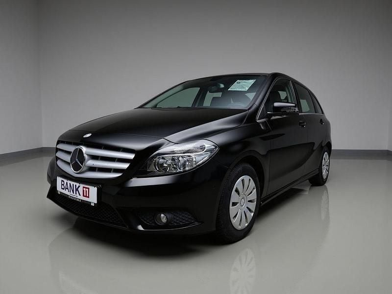 Schwarz Gebraucht 2013 Mercedes B180 Van / Kleinbus | 10.950 € (Fairer Preis) - Bild 1/4