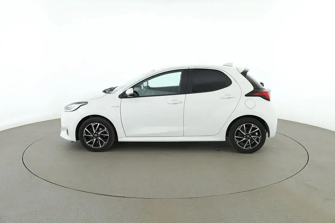 Gebraucht Toyota Yaris Team 116 PS (85 kW) 2022 Weiß Kleinwagen