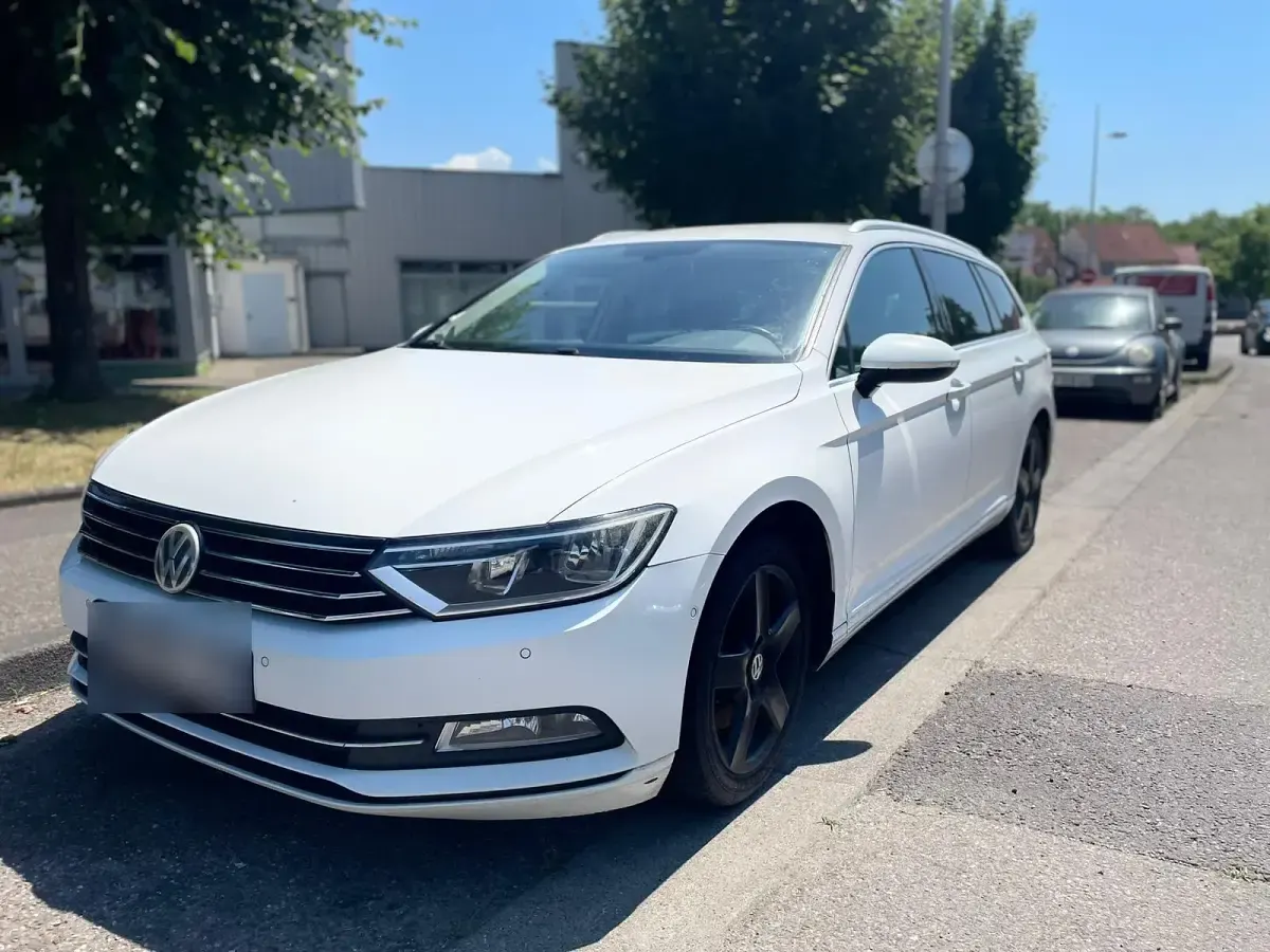 Gebraucht VW Passat 120 PS (88 kW) 2013 Kombi