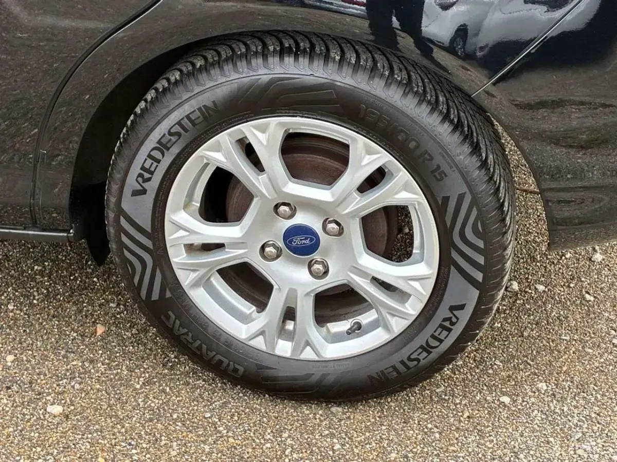 Gebraucht Ford B-MAX Cool & Connect 125 PS (91 kW) 2017 Schwarz Van / Kleinbus
