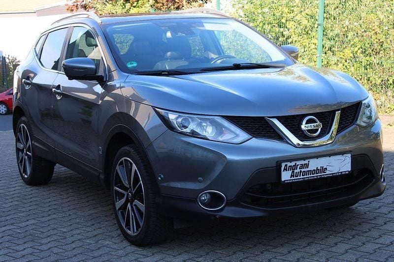 Grau Gebraucht 2017 Nissan Qashqai 360º SUV | 10.890 € (Guter Preis) - Bild 1/4