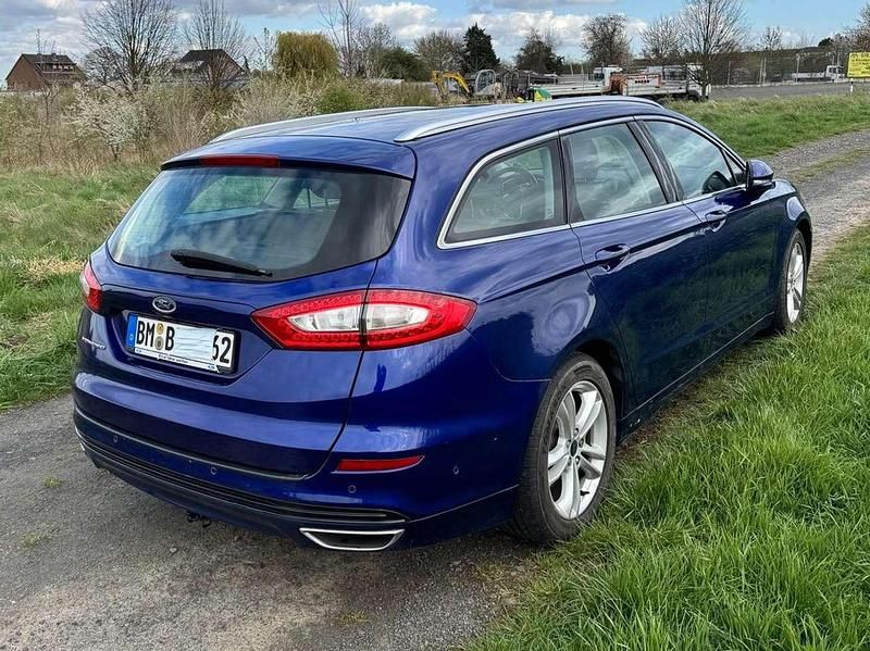 Gebraucht Ford Mondeo Titanium 179 PS (131 kW) 2015 Blau Kombi