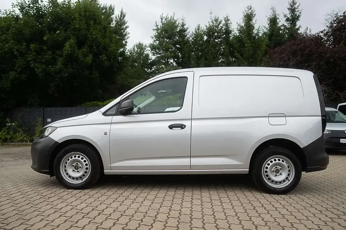 Gebraucht VW Caddy Basis 102 PS (75 kW) 2022 Silber Van / Kleinbus