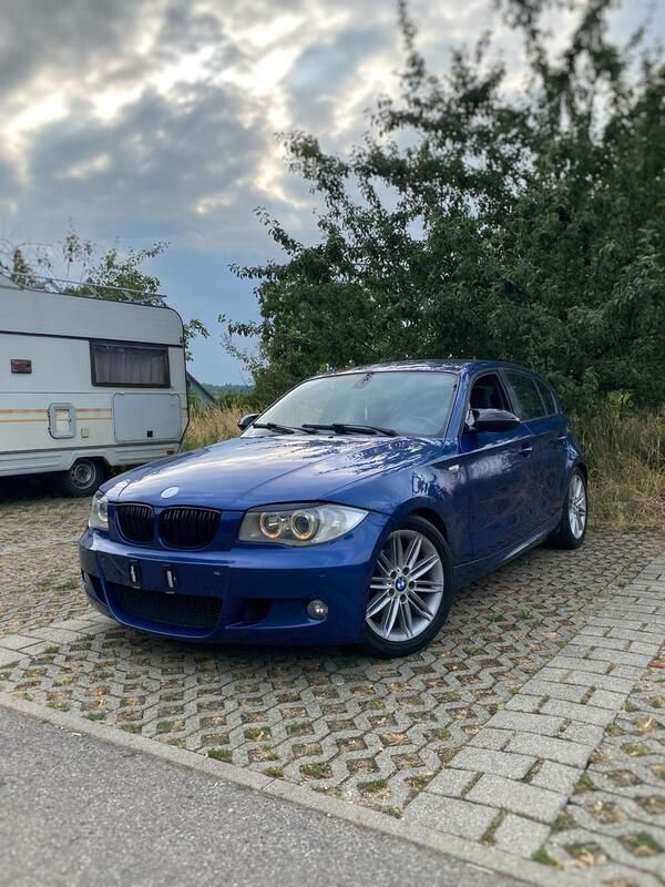 Blau Gebraucht 2004 BMW 120 M Sport Kleinwagen | 3.600 € - Bild 1/4