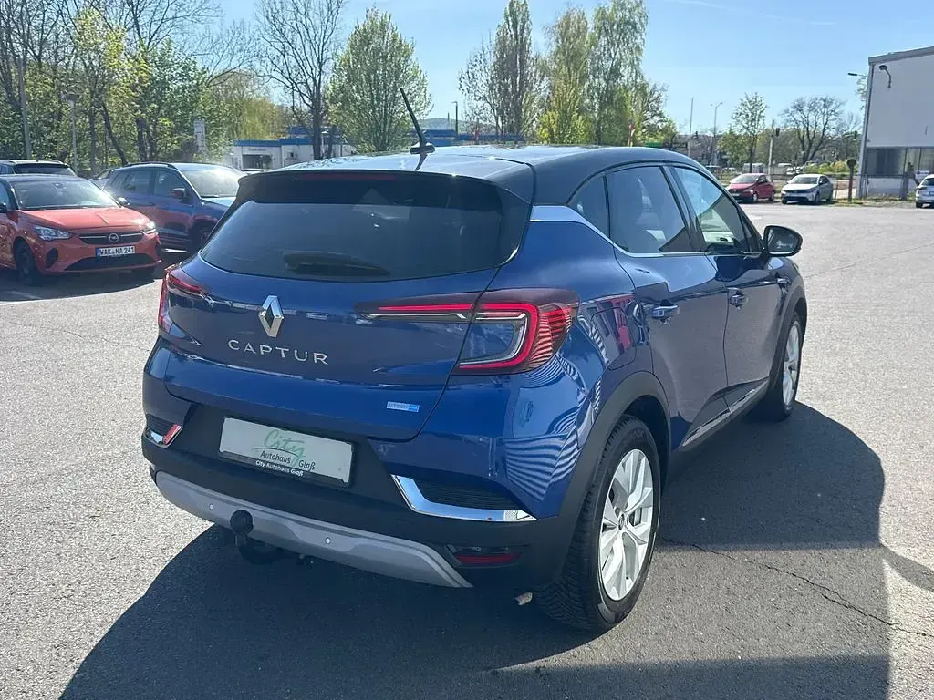 Używany Renault Captur 94 KM (69 kW) 2022 Niebieski SUV