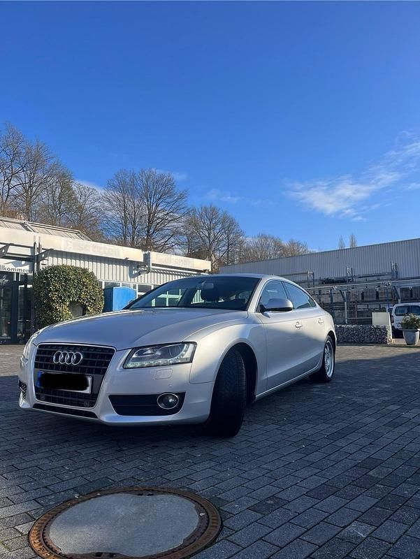 Silber Gebraucht 2011 Audi A5 Limousine | 8.950 € (Fairer Preis) - Bild 1/4