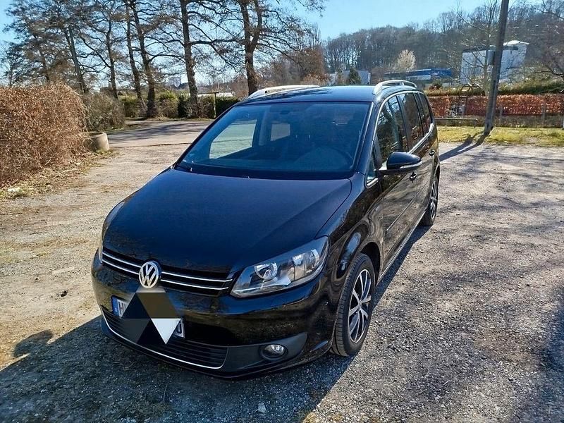 Schwarz Gebraucht 2013 VW Touran Life Van / Kleinbus | 9.400 € (Guter Preis) - Bild 1/4