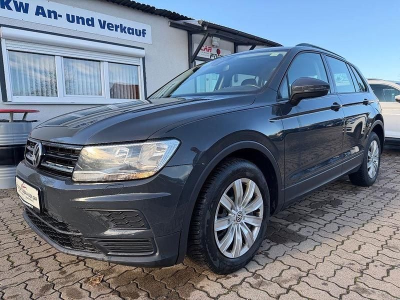 Grau Gebraucht 2017 VW Tiguan Trendline SUV | 12.999 € (Teuer) - Bild 1/4