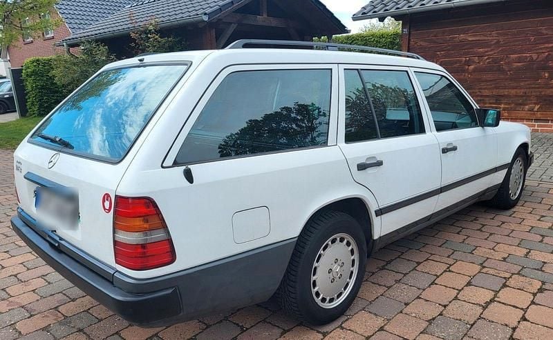 Second-hand Mercedes E230 132 CP (97 kW) 1988 Alb Break
