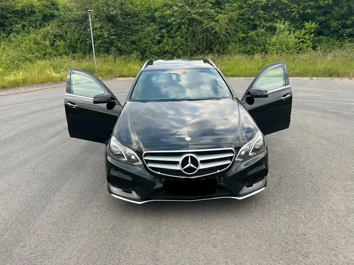 Gebraucht Mercedes E250 205 PS (150 kW) 2013 Schwarz Kombi