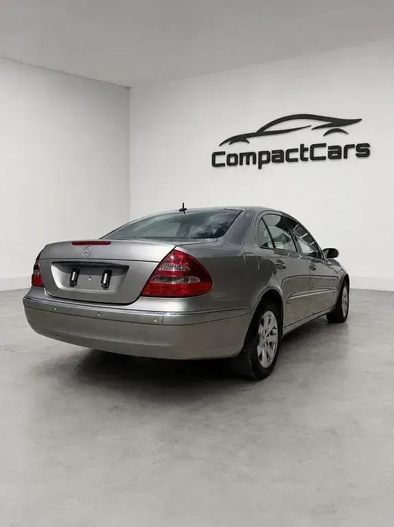 Gebraucht Mercedes E220 150 PS (110 kW) 2004 Silber Limousine
