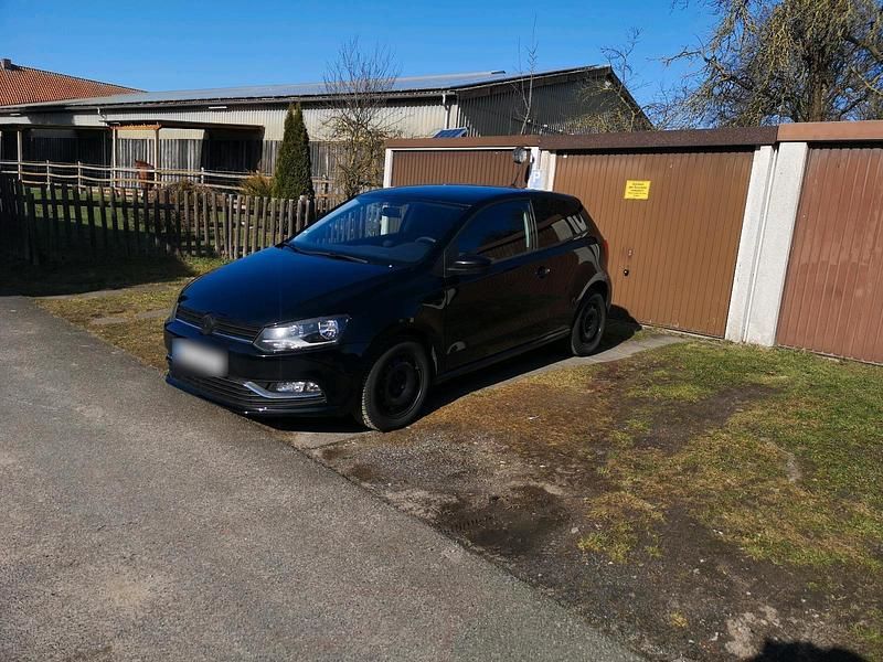 Gebraucht VW Polo 75 PS (55 kW) 2014 Schwarz Kleinwagen