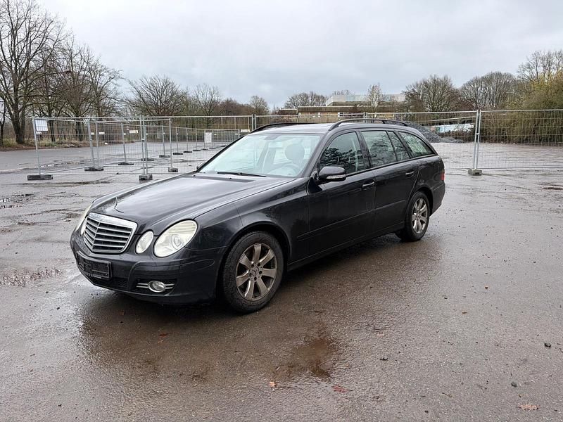 Gebraucht Mercedes E220 170 PS (125 kW) 2007 Schwarz Kombi
