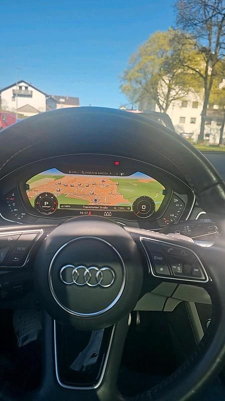 Gebraucht Audi A4 S-Line 190 PS (139 kW) 2019 Grau Kombi