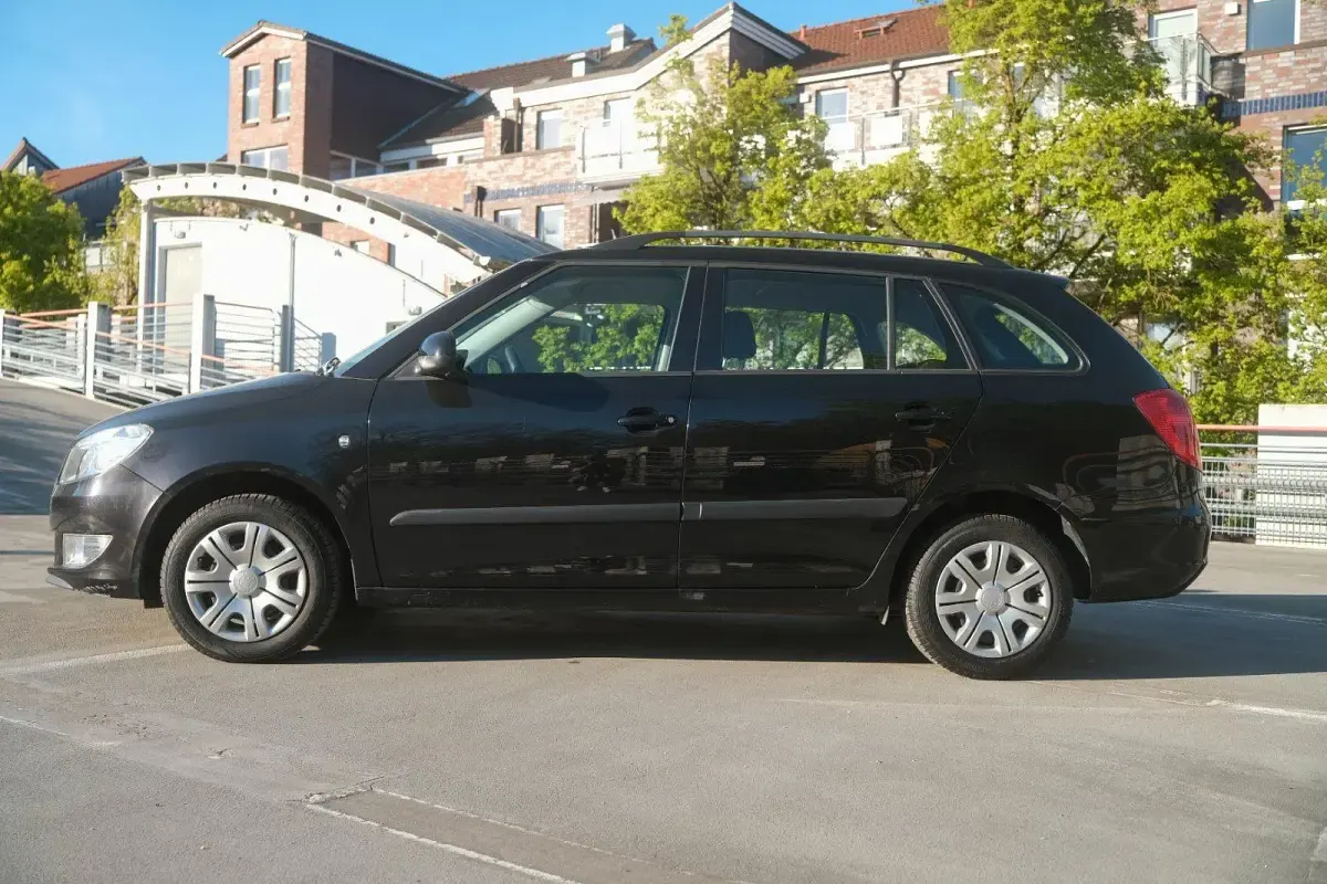 Gebraucht Skoda Fabia 60 PS (44 kW) 2011 Schwarz Kombi