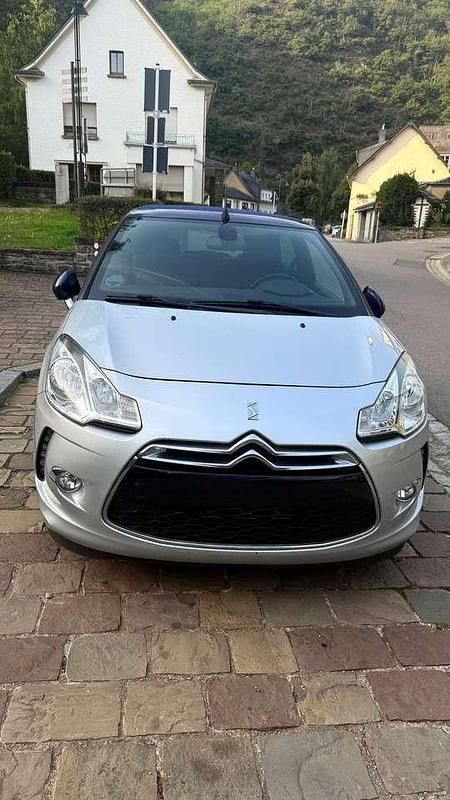 Grau Gebraucht 2013 Citroën DS3 Cabriolet Cabrio | 4.500 € (Fairer Preis) - Bild 1/4