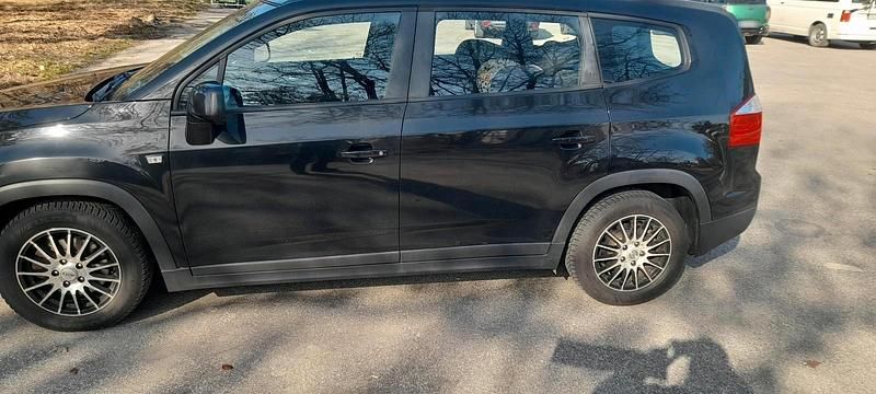 Gebraucht Chevrolet Orlando 120 PS (88 kW) 2012 Schwarz Van / Kleinbus
