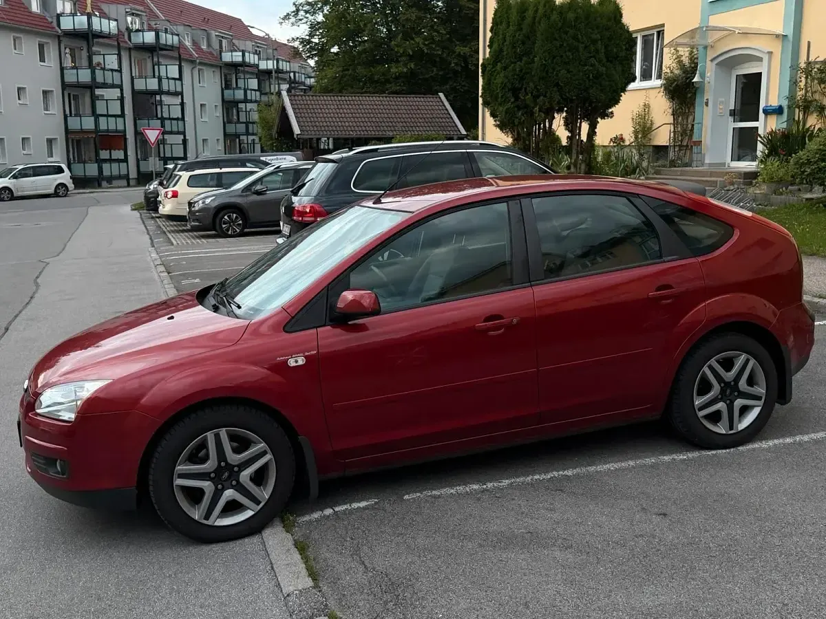 Gebraucht Ford Focus 101 PS (74 kW) 2008 Andere farben Kleinwagen