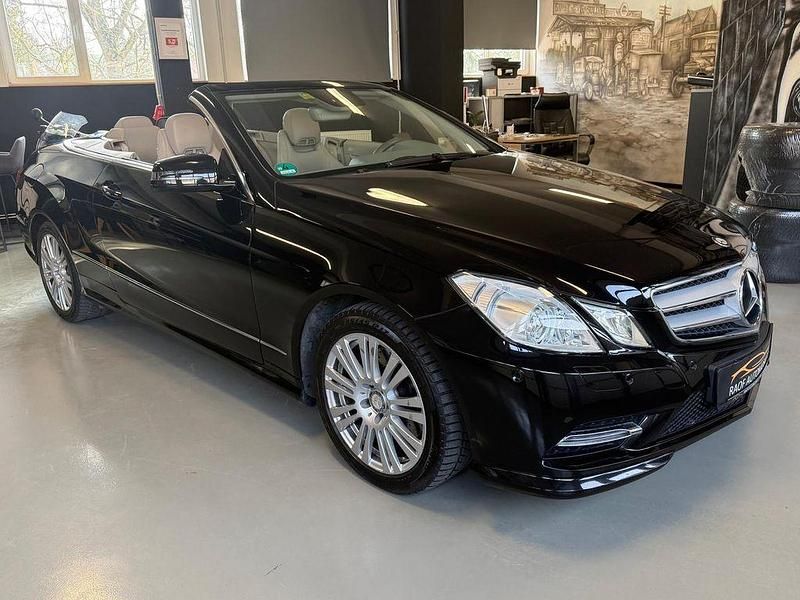 Gebraucht Mercedes E250 AMG 204 PS (150 kW) 2012 Schwarz Cabrio