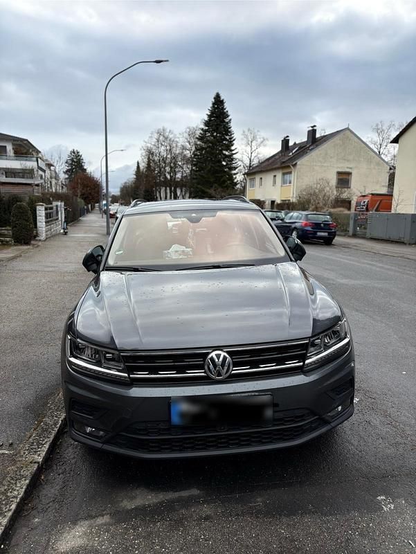 Gebraucht VW Tiguan 150 PS (110 kW) 2018 Grau SUV