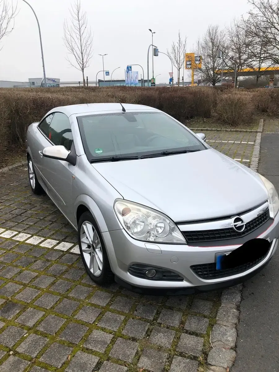 Gebraucht Opel Astra 136 PS (100 kW) 2008 Silber Cabrio