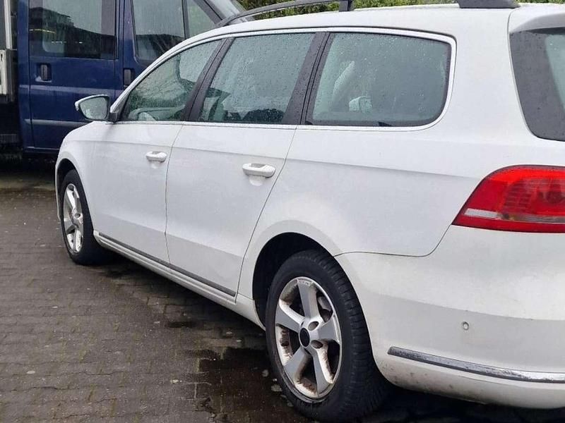 Gebraucht VW Passat Highline 160 PS (117 kW) 2011 Weiss Kombi