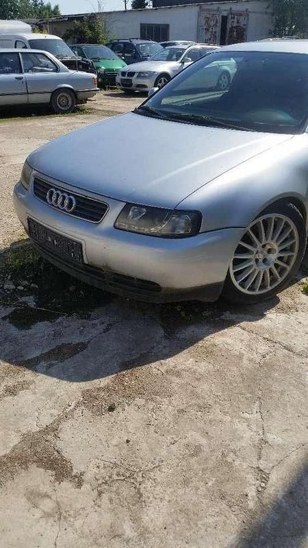 Gebraucht Audi A3 Attraction 125 PS (91 kW) 1997 Alusilber metallic Kleinwagen