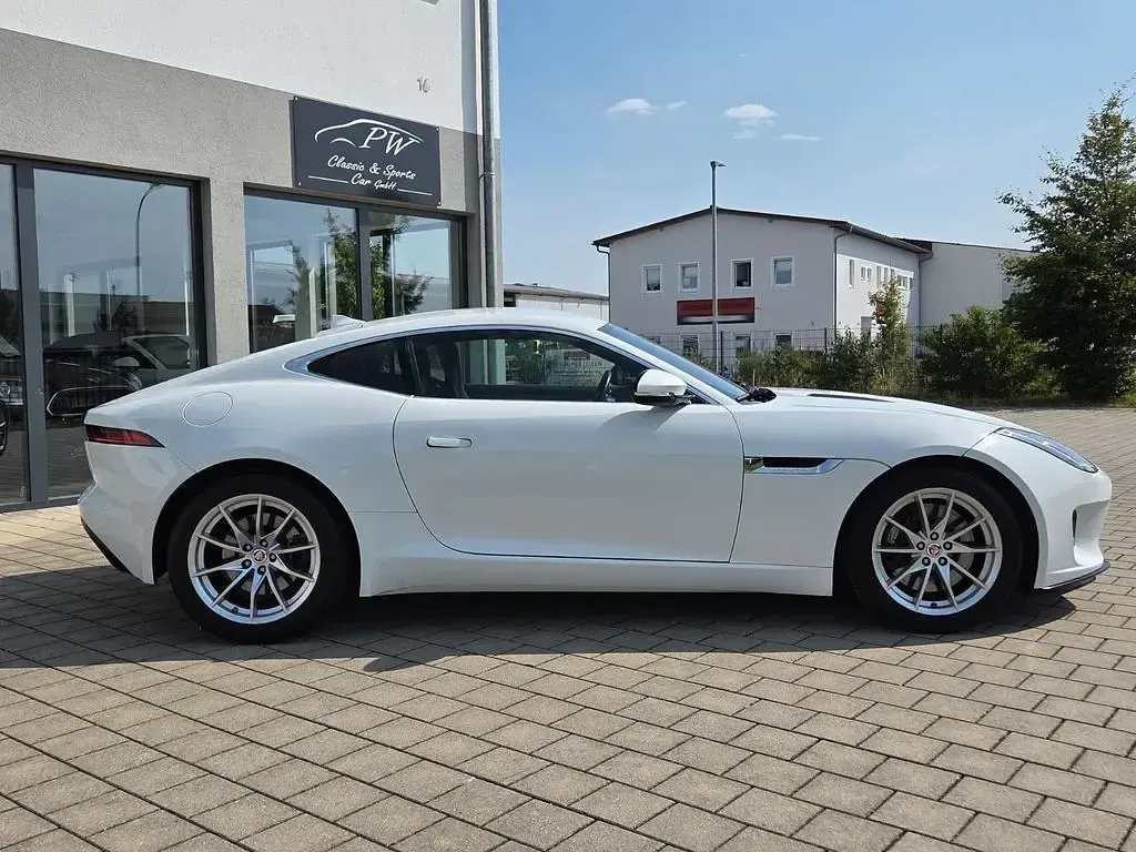Gebraucht Jaguar F-Type 300 PS (220 kW) 2018 Weiß Coupé