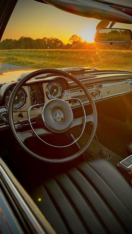 Gebraucht Mercedes 230 150 PS (110 kW) 1966 Gold Cabrio