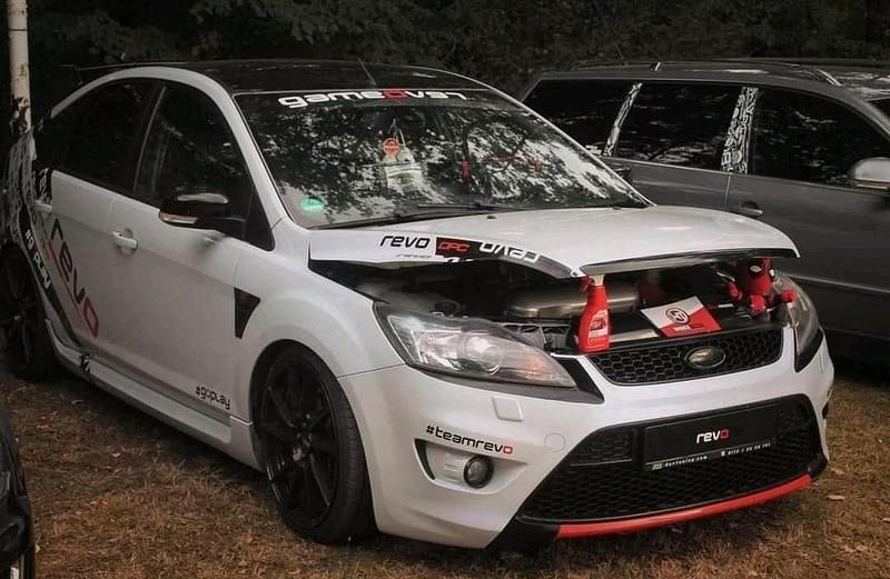 Gebraucht Ford Focus ST 226 PS (166 kW) 2010 Weiß Limousine