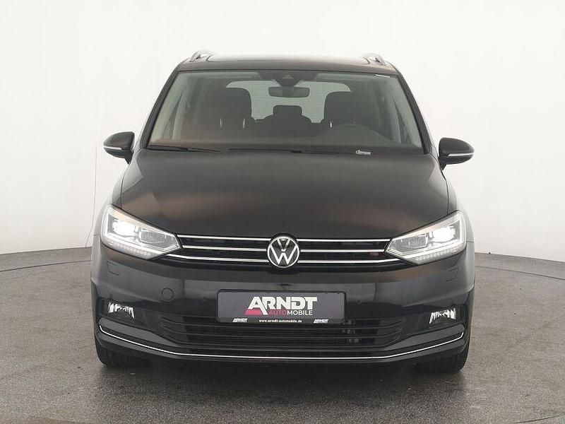 Gebraucht VW Touran Highline 150 PS (110 kW) 2025 Deep black perleffekt Van / Kleinbus