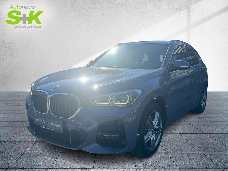 Storm bay metallic (grau) Gebraucht 2022 BMW X1 M Sport SUV | 32.890 € (Fairer Preis) - Bild 1/4