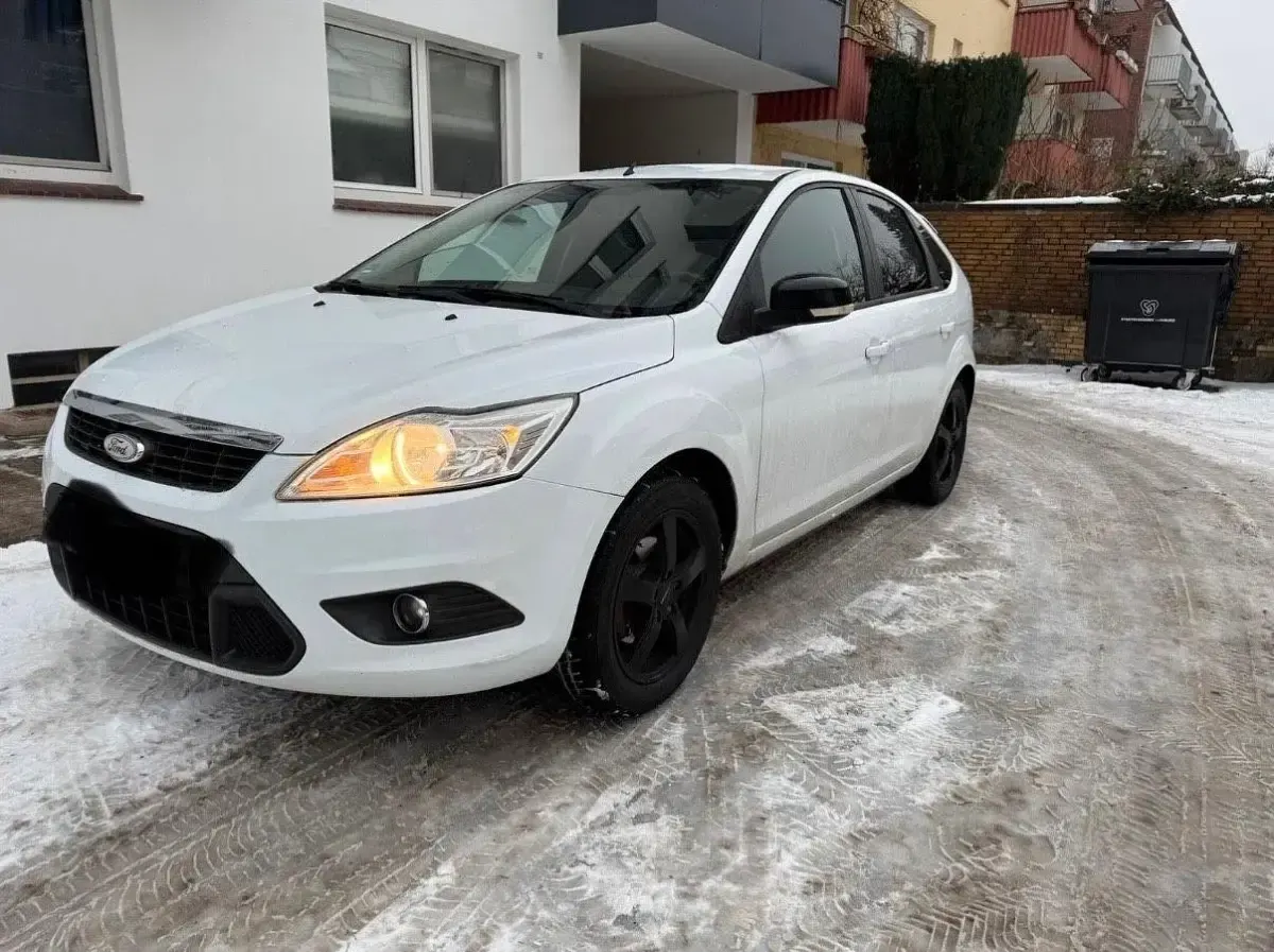Gebraucht Ford Focus 125 PS (91 kW) 2009 Silber Limousine