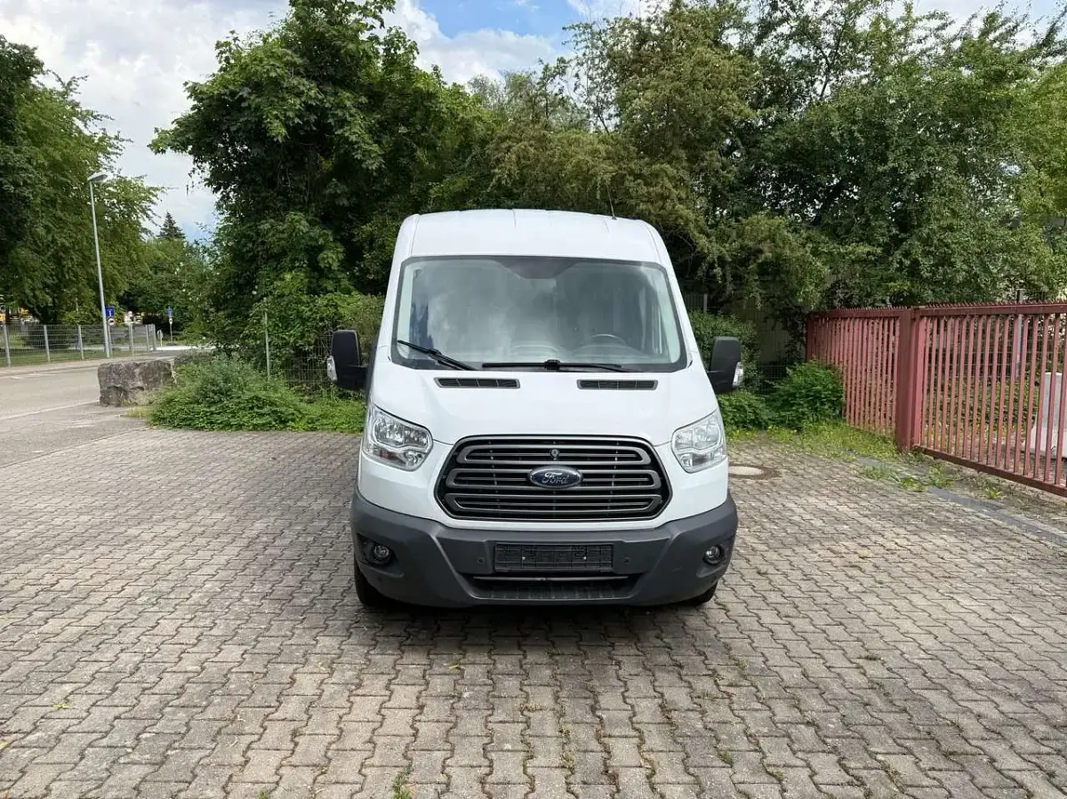 Gebraucht Ford Transit 131 PS (96 kW) 2018 Frostweiß Kombi