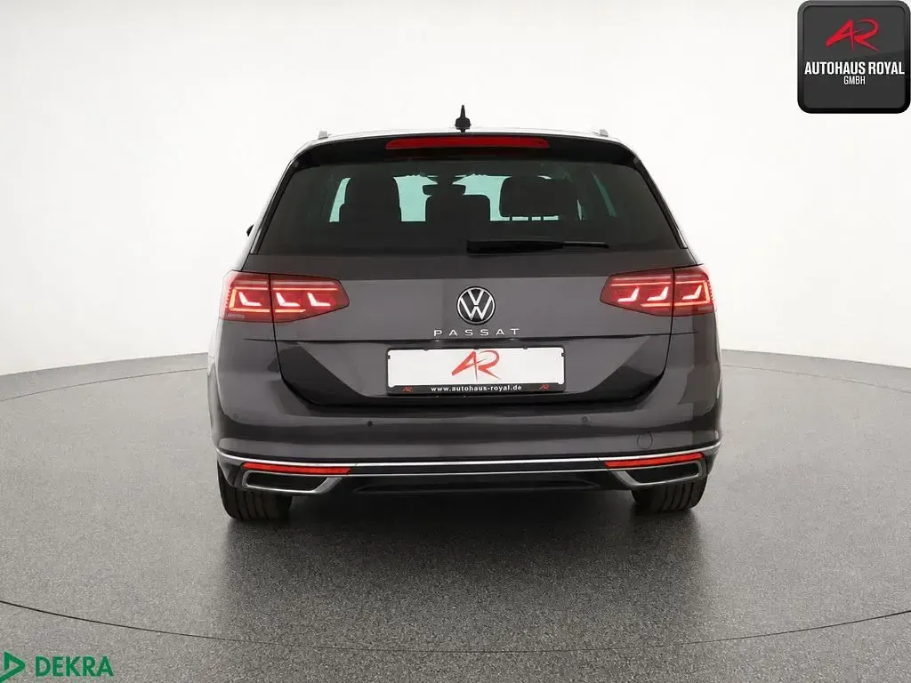 Gebraucht VW Passat Elegance 190 PS (139 kW) 2022 Mangangrau Kombi