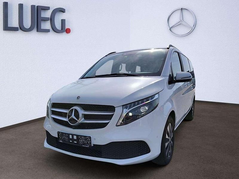 Bergkristallweiß metallic Gebraucht 2024 Mercedes V300 Van / Kleinbus | 69.785 € (Superpreis) - Bild 1/4