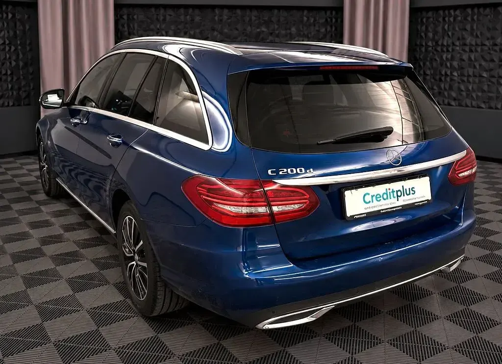 Gebraucht Mercedes C200 160 PS (117 kW) 2021 Blau Limousine