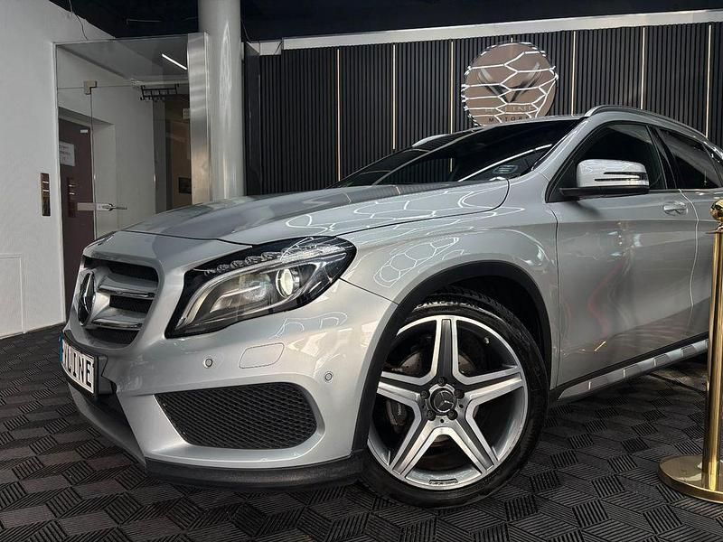 Gebraucht Mercedes GLA200 AMG line 156 PS (114 kW) 2015 Silber SUV