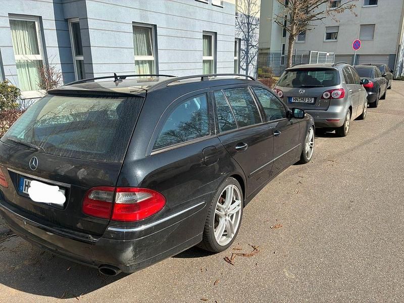 Gebraucht Mercedes E320 Elegance 224 PS (164 kW) 2007 Schwarz Limousine