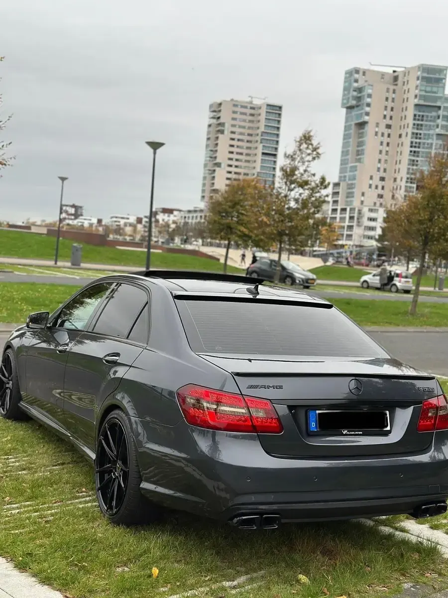 Używany Mercedes E500 AMG 388 KM (285 kW) 2010 Szary Sedan/Limuzyna