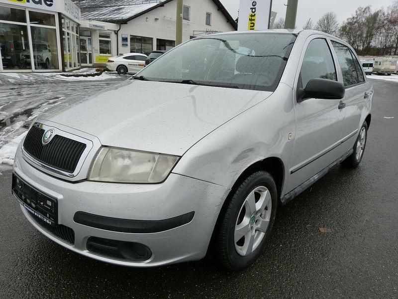 Silber Gebraucht 2004 Skoda Fabia Limousine | 699 € (Superpreis) - Bild 1/4